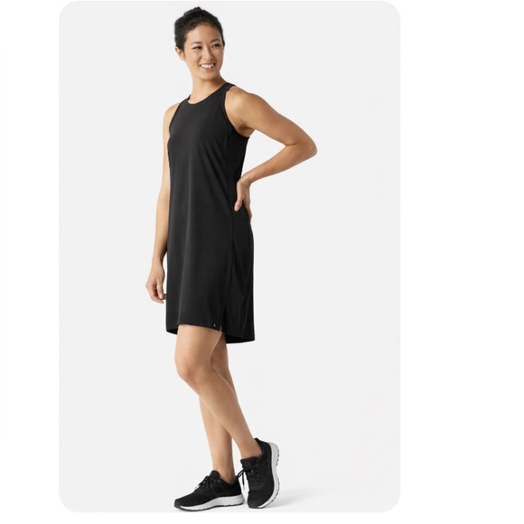 Smartwool Dresses & Skirts - SMARTWOOL Elegant Black Sleeveless Athletic Dress Size Medium